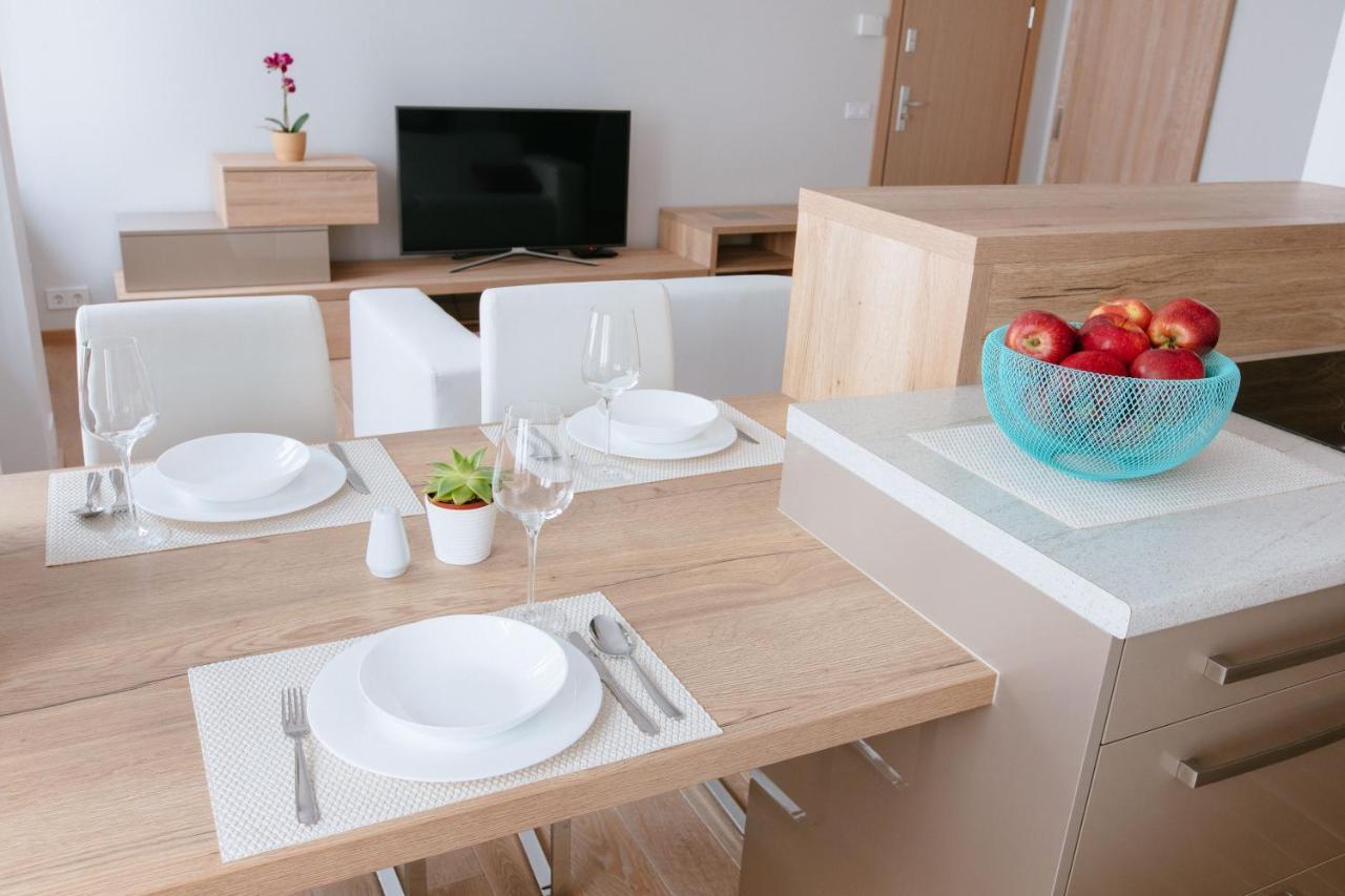 New Exclusive 2 Bedroom Apartment In Oldriga Buitenkant foto